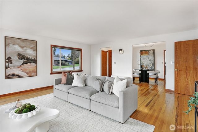 10850 Marine View Drive SW, Seattle, WA 98146