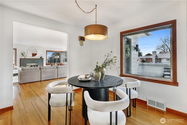 10850 Marine View Drive SW, Seattle, WA 98146