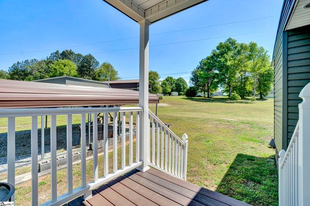 82 Laredo Drive, Gray Court, SC 29645