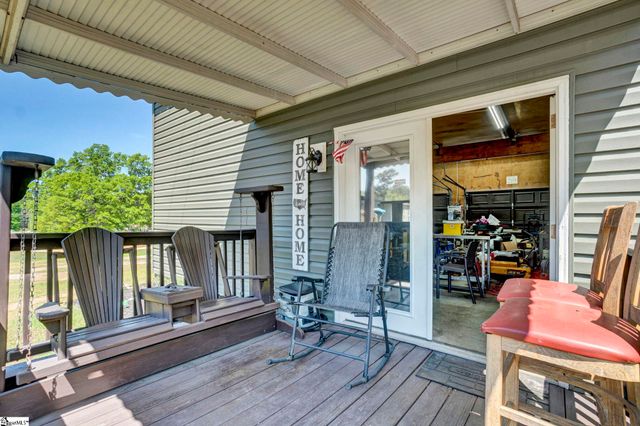 82 Laredo Drive, Gray Court, SC 29645