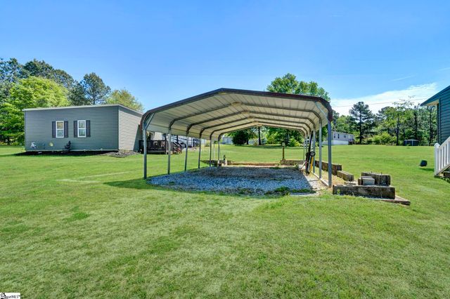 82 Laredo Drive, Gray Court, SC 29645