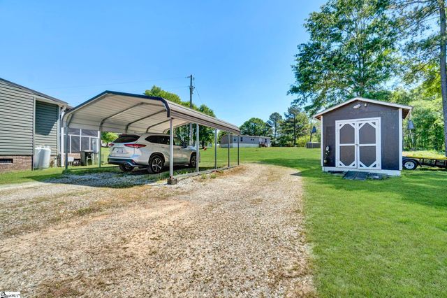 82 Laredo Drive, Gray Court, SC 29645