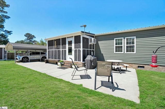 82 Laredo Drive, Gray Court, SC 29645
