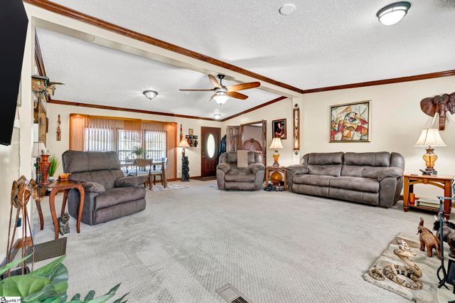 82 Laredo Drive, Gray Court, SC 29645