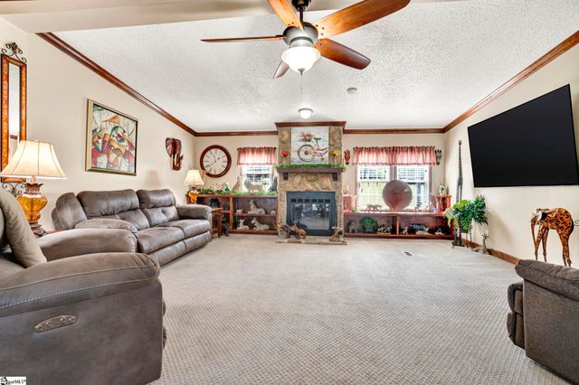 82 Laredo Drive, Gray Court, SC 29645