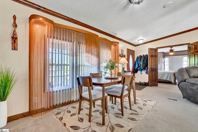 82 Laredo Drive, Gray Court, SC 29645