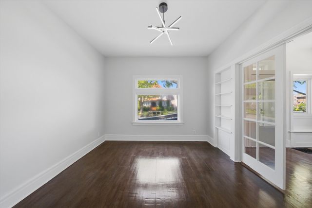5943 W Huron Street, Chicago, IL 60644