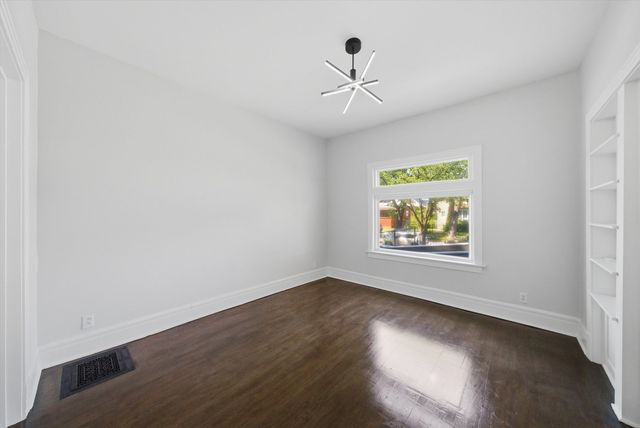 5943 W Huron Street, Chicago, IL 60644