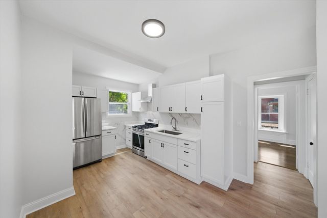 5943 W Huron Street, Chicago, IL 60644