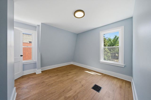 5943 W Huron Street, Chicago, IL 60644
