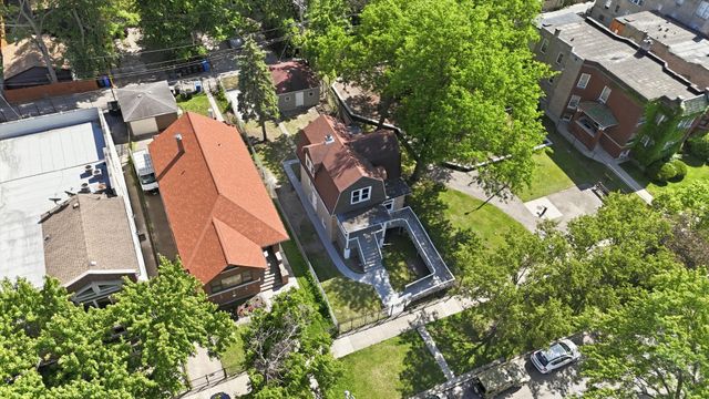 5943 W Huron Street, Chicago, IL 60644