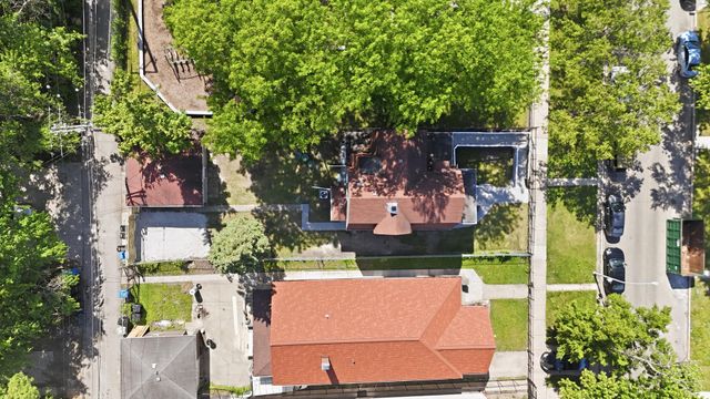 5943 W Huron Street, Chicago, IL 60644