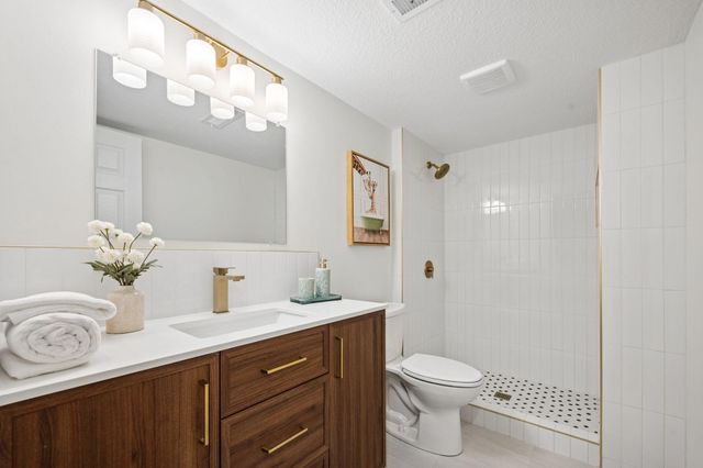 18121 Covington Path, Minnetonka, MN 55345