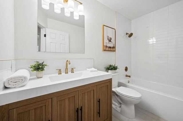 18121 Covington Path, Minnetonka, MN 55345