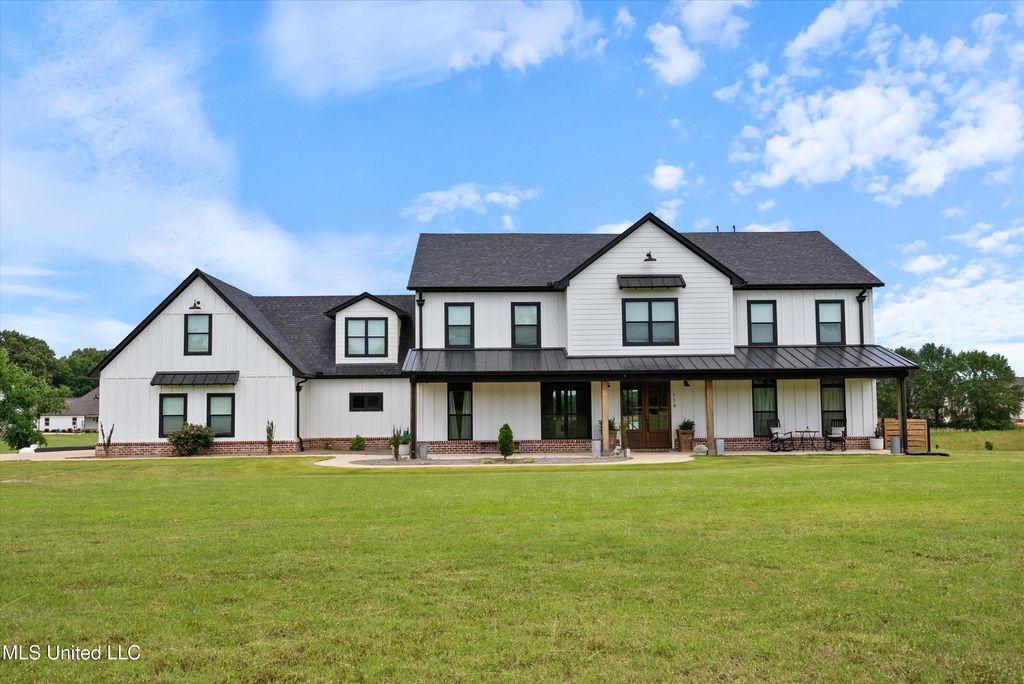 114 Mcgeehee Road, Senatobia, MS 38668