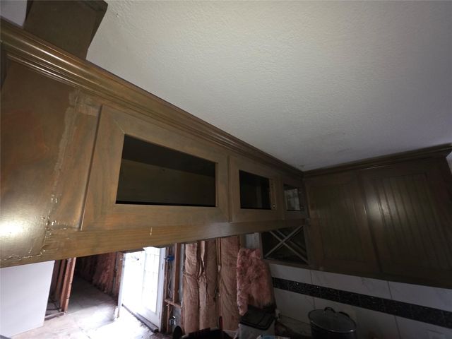 1302 N Lake Dr, Splendora, TX 77372