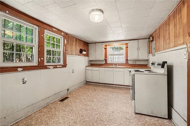 811 Cliffside Avenue, High Point, NC 27260