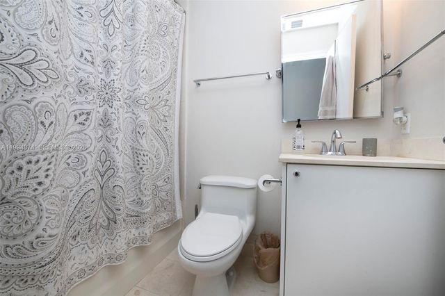 60 SW 13th St 2820, Miami, FL 33130