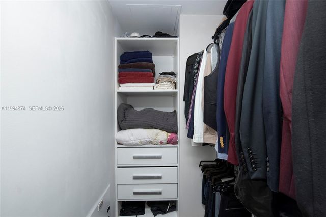 60 SW 13th St 2820, Miami, FL 33130