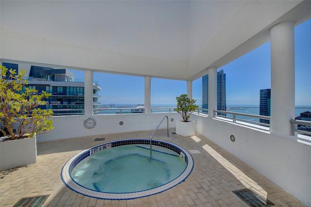 60 SW 13th St 2820, Miami, FL 33130