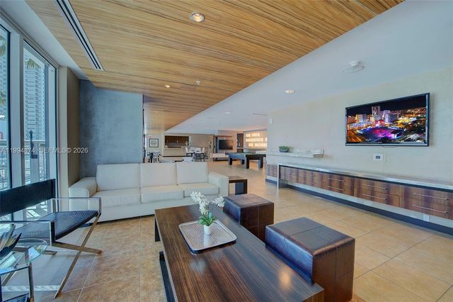 60 SW 13th St 2820, Miami, FL 33130