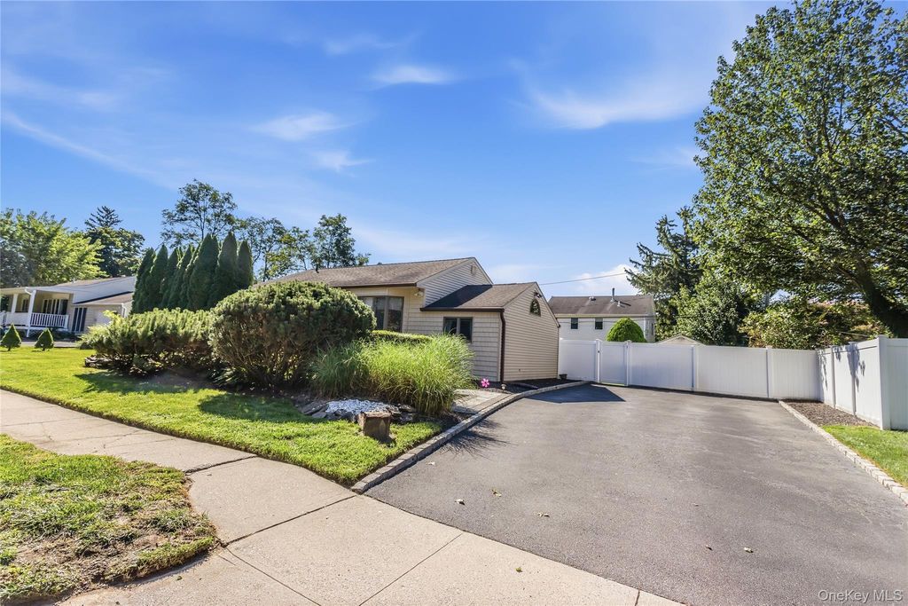 78 Little Plains Road, Huntington, NY 11743 — photo 4