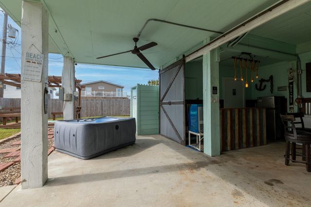 4014 Kent Drive, Galveston, TX 77554