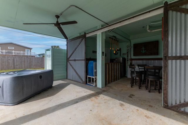 4014 Kent Drive, Galveston, TX 77554