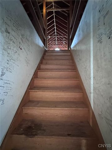 319 Winchester Drive, New Hartford, NY 13413