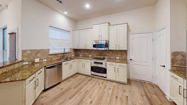 4233 Swan Forest Drive C, Carrollton, TX 75010