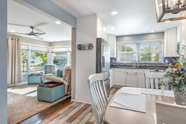 2401 Mayfair Avenue, Westchester, IL 60154