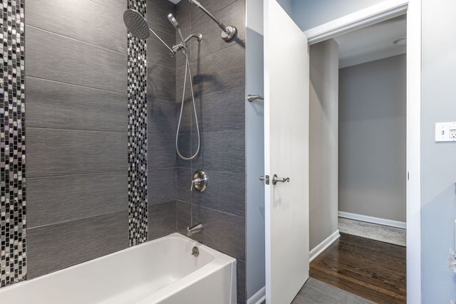 2401 Mayfair Avenue, Westchester, IL 60154