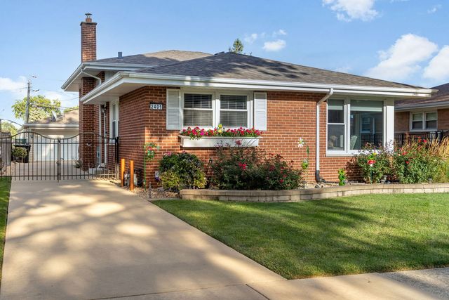 2401 Mayfair Avenue, Westchester, IL 60154