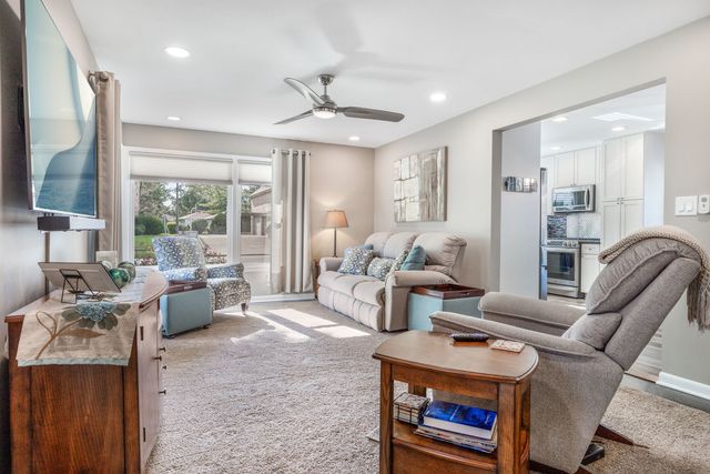 2401 Mayfair Avenue, Westchester, IL 60154