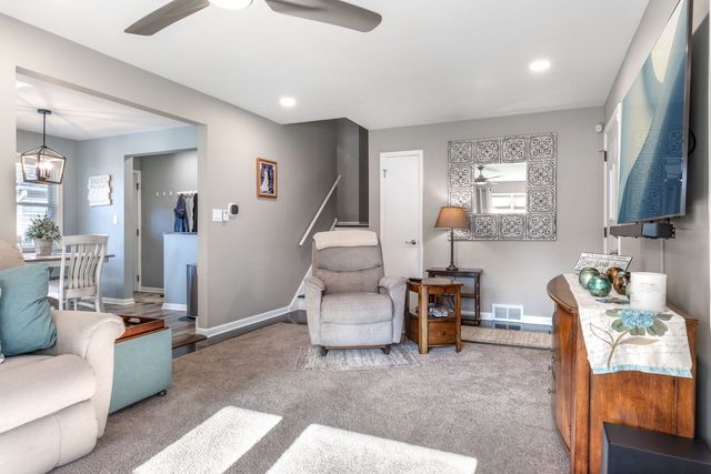 2401 Mayfair Avenue, Westchester, IL 60154