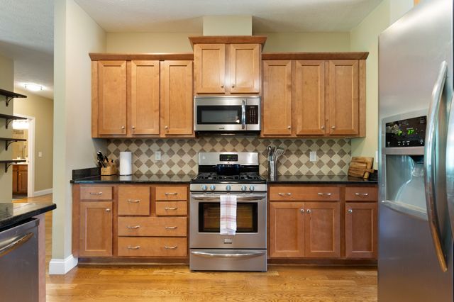 157 Lakepointe Rd, La Vergne, TN 37086