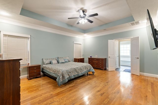 157 Lakepointe Rd, La Vergne, TN 37086