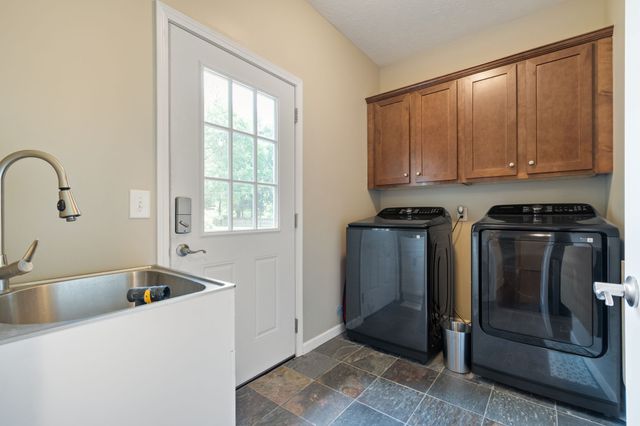157 Lakepointe Rd, La Vergne, TN 37086