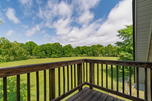 157 Lakepointe Rd, La Vergne, TN 37086