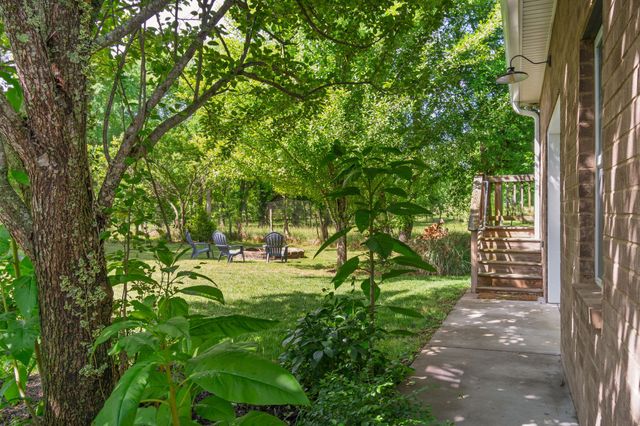 157 Lakepointe Rd, La Vergne, TN 37086