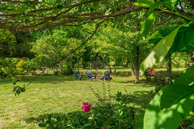 157 Lakepointe Rd, La Vergne, TN 37086