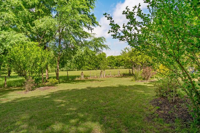 157 Lakepointe Rd, La Vergne, TN 37086