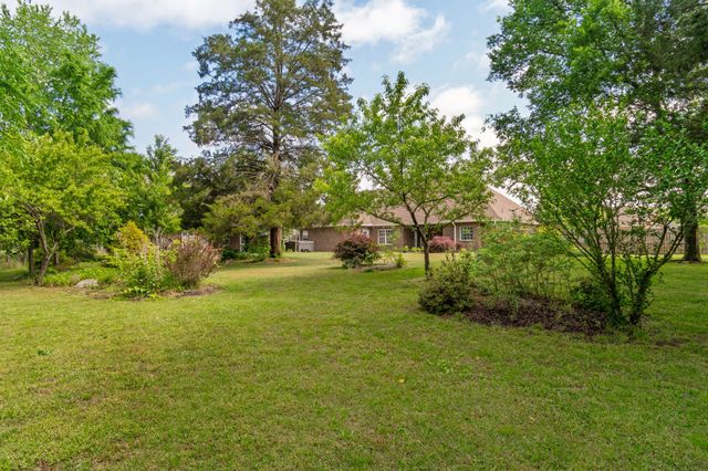 157 Lakepointe Rd, La Vergne, TN 37086