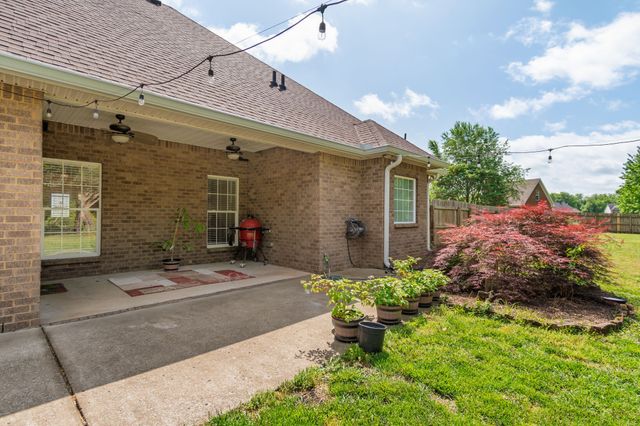 157 Lakepointe Rd, La Vergne, TN 37086