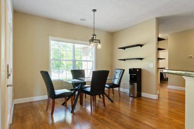 157 Lakepointe Rd, La Vergne, TN 37086