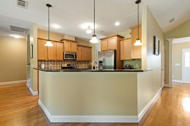 157 Lakepointe Rd, La Vergne, TN 37086