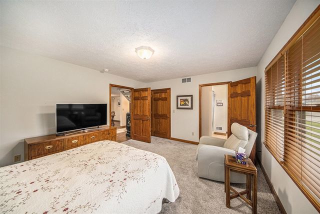 5501 Donavon Drive, Jackson, MI 49201