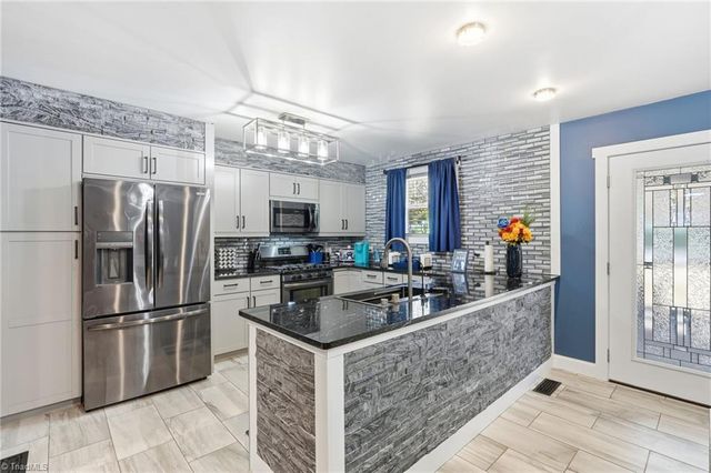 2610 Riverside Drive, Lexington, NC 27292