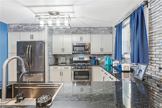 2610 Riverside Drive, Lexington, NC 27292