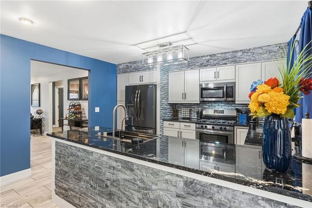 2610 Riverside Drive, Lexington, NC 27292